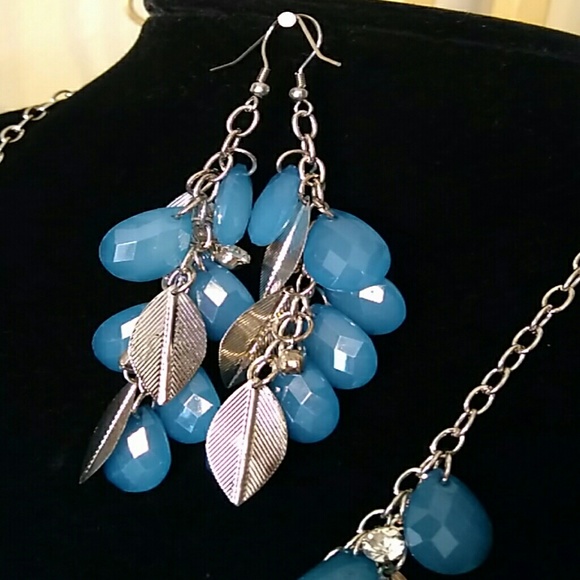 Set - Picture 2 of 3